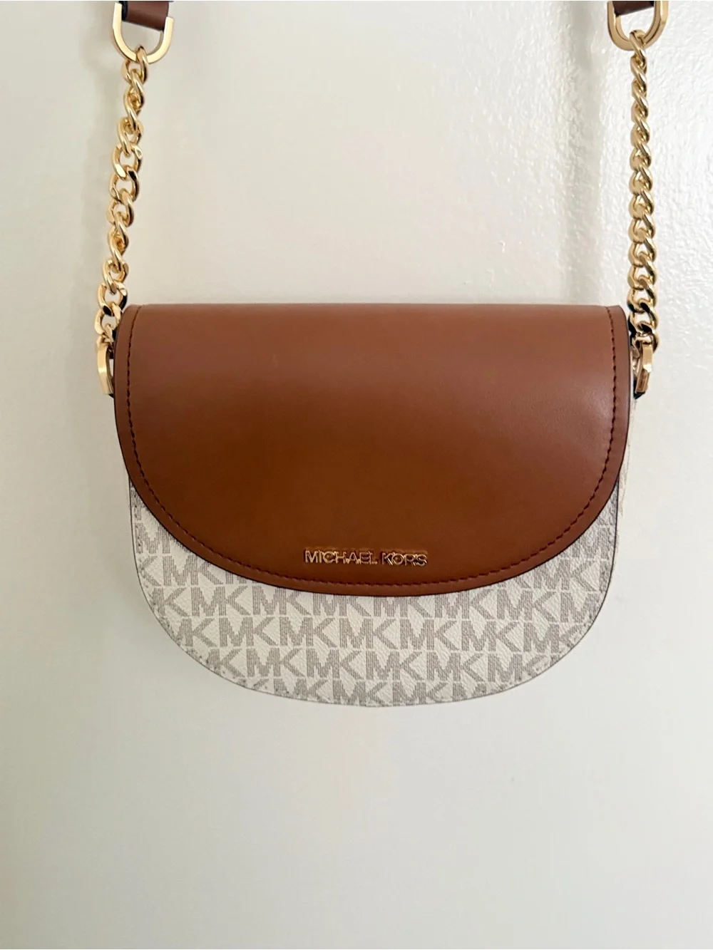 Michael Kors Crossbody with Gold Chain